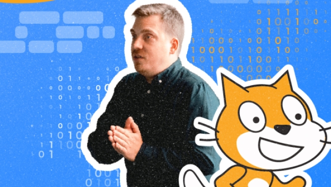 Vīrietis tumšā kreklā un oranžs multfilmas kaķis uz zila, grafiska fona, ko papildina Scratch programmēšanas valodas koda bloki.