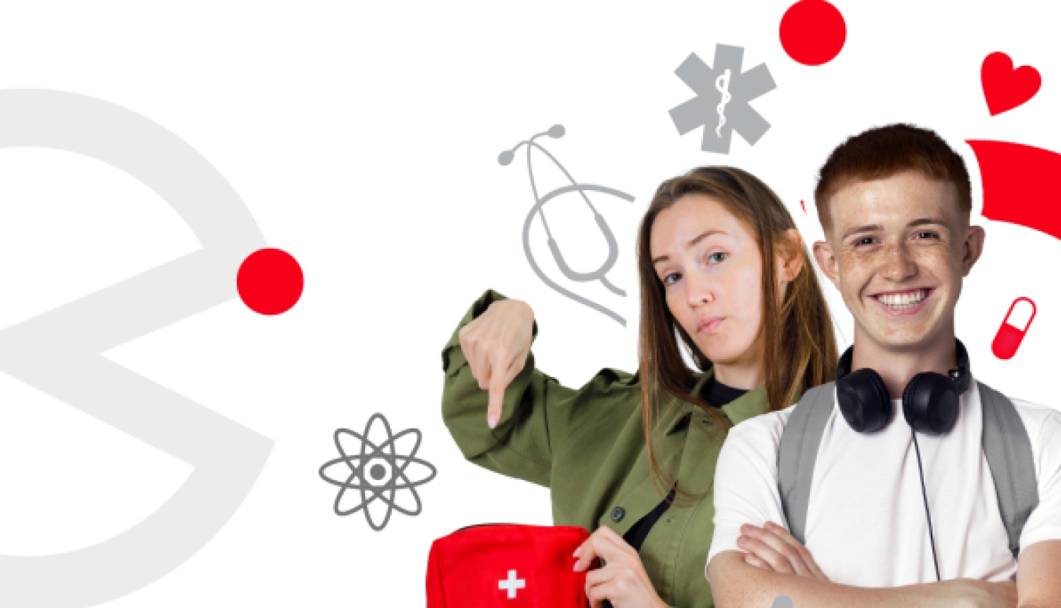 Jaunieši demonstrē pirmās palīdzības aptieciņu, uzsverot drošību un veselības zināšanas