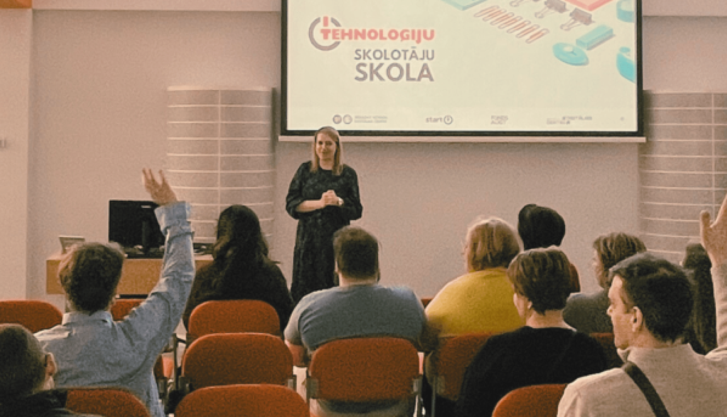 Skolotāju apmacības